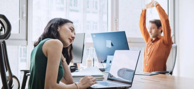 buero-yoga-helmut-wostatek-yogalehrer-yoga-fuer-bueromenschen buero-yoga-helmut-wostatek-yogalehrer-yoga-fuer-bueromenschen